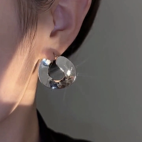 Orecchini a Cerchio a Onda Irregolare in Rame Galvanizzato Minimalista Borchie Metalliche per Donna Pendolare Quotidiano Ufficio Gioielli