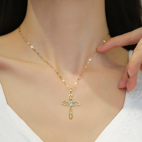 Engel Flügel Kreuz Anhänger Halskette Mit Herz Zirkon Kupfer Anhänger Und Titan Stahl Kette Mode Schmuck Für Damen