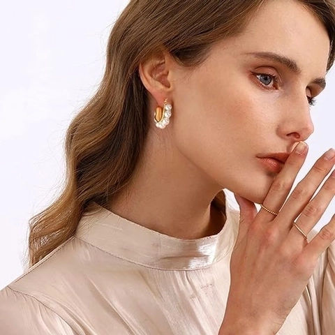 Orecchini A Cerchio A Forma Di U In Acciaio Inossidabile Placcato Oro 18K Intarsio Di Künstliche Perle Gioielli Geometrici Chic Vintage
