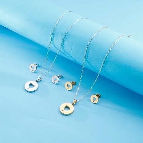 Stainless Steel Round Plate Hollow Heart Jewelry Set With Rhinestone Necklace And Stud Earrings For Valentine Gift Women