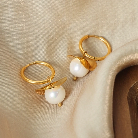 Titanium Steel Hoop Earrings With Faux Artificial Pearl Pendant 18K Gold Plated Retro Minimalist Elegant Jewelry Women