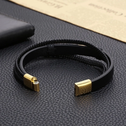 Pulsera De Cuero Trenzado Multicapa Hombre Acero De Titanio Placa Curva Cierre Magnético Punk Tendencia