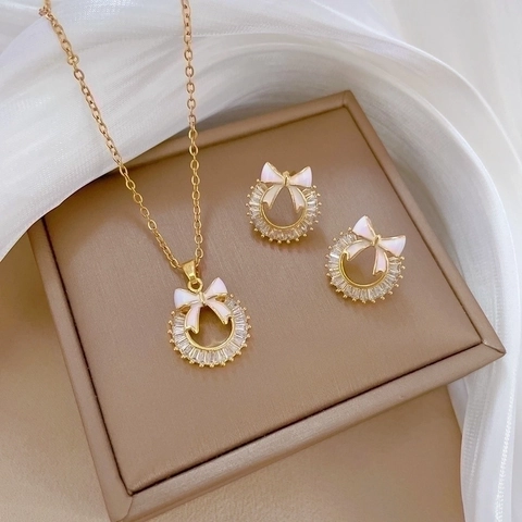 Krans Ketting En Oorbellen Witte Strik Zirkonia Titanium Staal Koper Verguld Zilveren Oorsteker Vrouwen