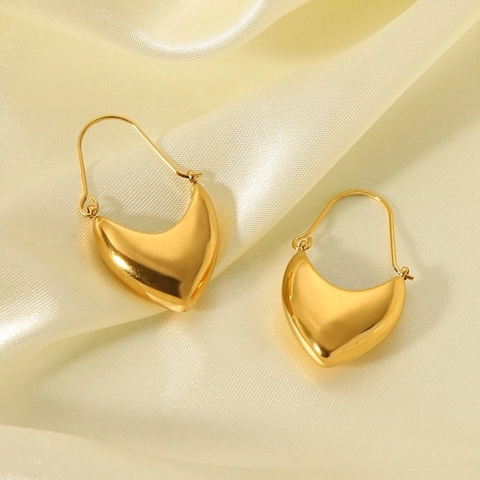 Minimalist Stainless Steel Heart Earrings 18K Gold Plated Hypoallergenic PVD Plated Waterproof Jewelry For Women Gift