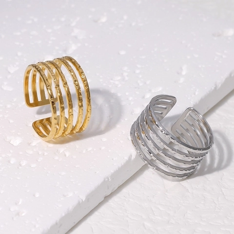 Anello Aperto Largo Multistrato Martellato Acciaio Inossidabile Placcato Oro 18K Regolabile Gioielli Minimalisti Donna