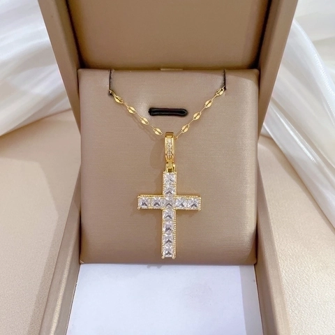 Collar con Colgante de Cruz de Acero Inoxidable Cobre Circonia para Mujer Elegante Cadena de Clavícula Micro Incrustada Chapada en Oro Joyería de Regalo