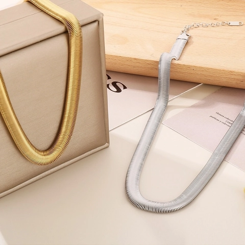 Collana A Catena Di Serpente Piatta Minimalista Acciaio Inossidabile Placcato Oro 18K Gioielli Di Moda Per Donne