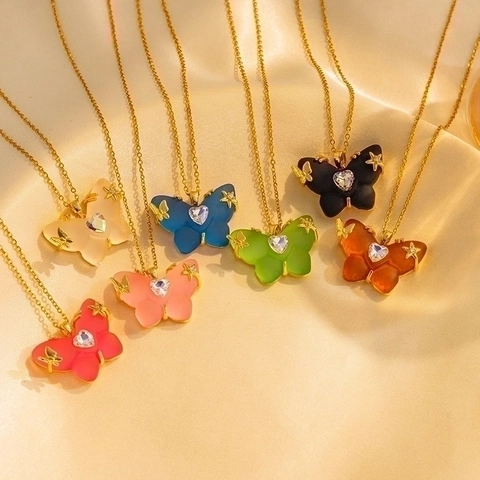 Collier Pendentif Papillon Pour Femmes Acier Titane Zircon Cœur Bijoux Élégants Charme Résine Colorée Style Coréen