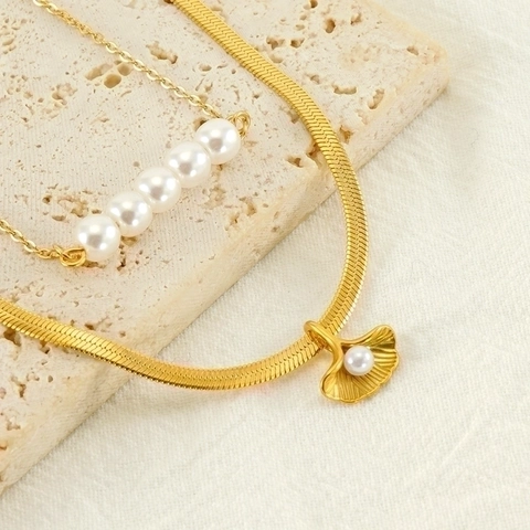 Collar De Doble Capa Colgante Hoja De Ginkgo Perla Artificial Chapado En Oro 18K Acero Inoxidable Joyería Elegante Para Mujer