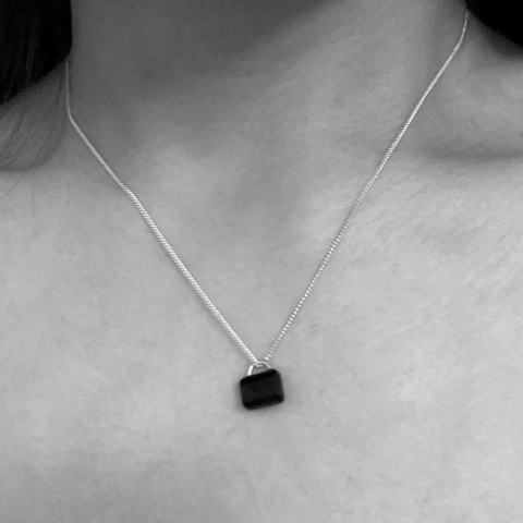 Minimalistische 925 Sterling Silber Schloss Anhänger Halskette Mit Schwarzem Zirkonia Geometrischer Schmuck Für Damen