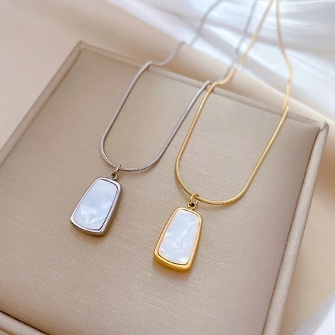 Rechthoekige Schelp Hanger Ketting Titanium Staal Verguld Slangenbot Ketting Minimalistische Elegante Sieraden Voor Dames