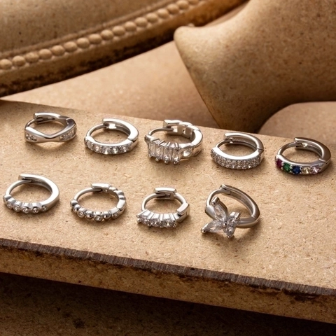 Boucle D Oreille De Cartilage En Cuivre Incrusté De Zircon Piercing Hoop Earring Post En Acier Inoxydable Papillon Style Femmes