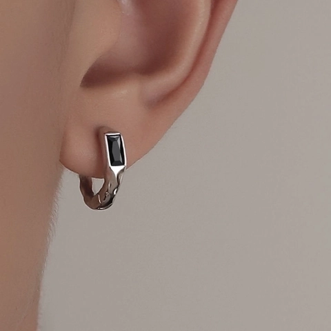 Huggie Creolen Versilbert Mit Schwarzem Rechteckigem Zirkon Minimalistische Gehämmerte Textur Geometrischer Hip Hop Für Damen Herren
