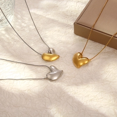 Collana Con Pendente A Cuore Acciaio Inossidabile Placcato Oro 18K Catena A Serpente Minimalista Gioielli Di Moda Per Donna