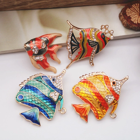 Kleurrijke Tropische Vis Brosche Hanger Legering Emaille Maanvis Speld Sjaal Gesp Met Rijnstenen En Kunstparels Dieren Sieraden Voor Dames