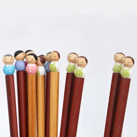 Natural Wood Chopsticks With Hand Painted Cartoon Doll Head Japanese Style Reusable Tableware For Family Dining Kitchen