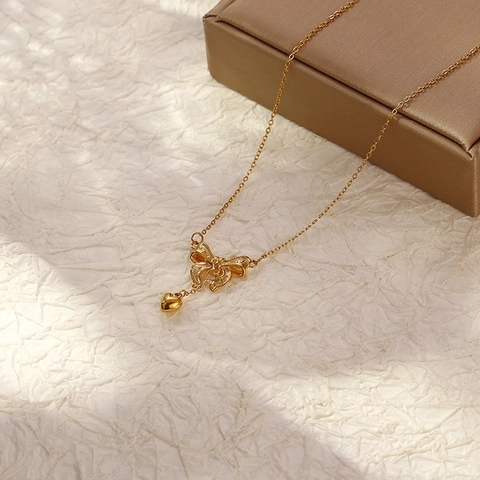 Collana Con Ciondolo A Fiocco In Acciaio Inossidabile Placcato Oro 18K Ciondolo A Cuore Gioielli Di Moda Eleganti Vintage Per Donna