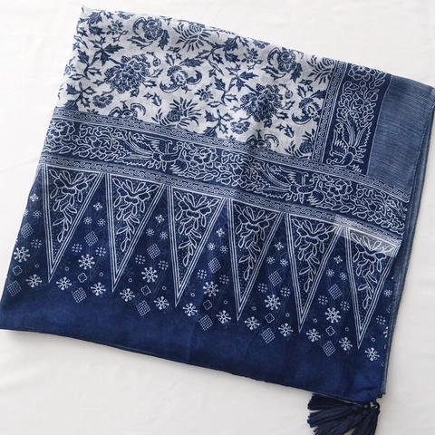 Women Blue and White Porcelain Printed Scarf Ethnic Style Lightweight Polyester Shawl With Tassels For Beach Travel Sunscreen