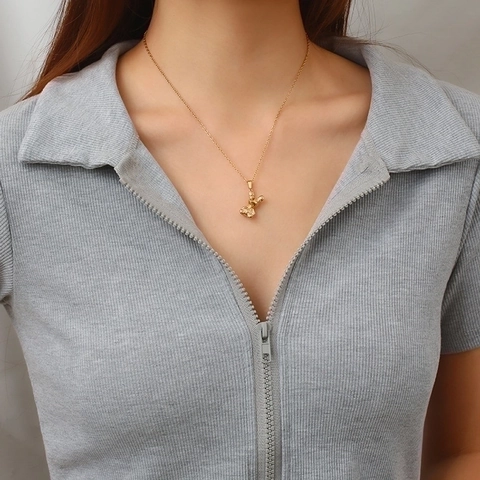 Collar con Colgante de Conejo de Acero Inoxidable de Moda Europea Chapado en Oro de 18K Joyas Minimalistas para Mujer