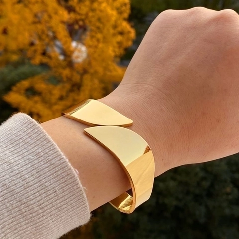 Minimalistische Roestvrijstalen Armband Gepolijst Verstelbaar Open Manchet Bypass Scharnier Ontwerp Mode Vrouwen