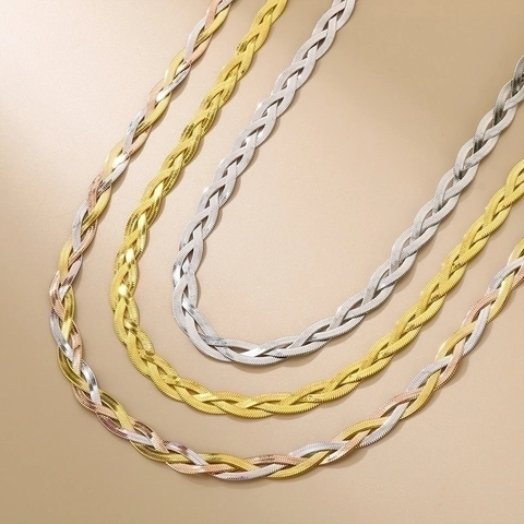 Set di Gioielli in Acciaio Inossidabile a Catena Piatta Intrecciata Tricolore Collana a Spina di Pesce Bracciale per Donna Accessori Moda