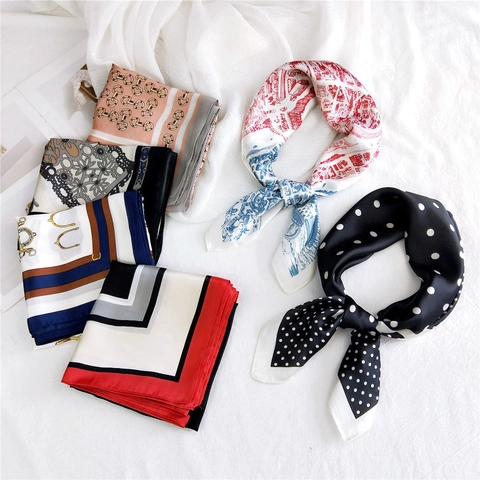 Foulard Quadrato Raso Sintetica Satin Pois Geometrico Equestre Stampato Bandana Per Collo Fascia Capelli Accessorio Donna