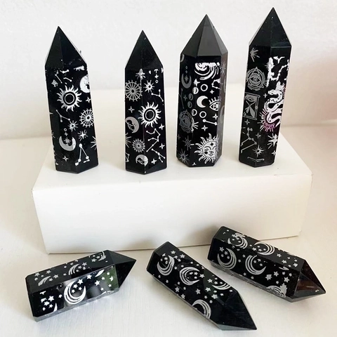 Schwarzer Obsidian Kristall Säule Sonne Mond Stern Gravur Sieben Chakra Hexagonalturm Schreibtisch Ornament Heilstein Meditation