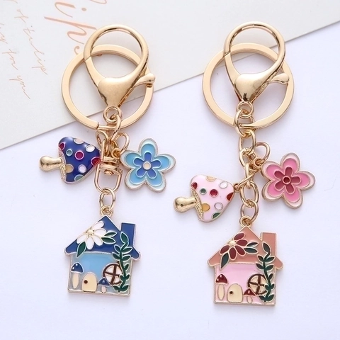Mignon Porte-Clés Maison Champignon Fleur Émail Alliage De Zinc Charme De Sac Dessin Animé Cadeau