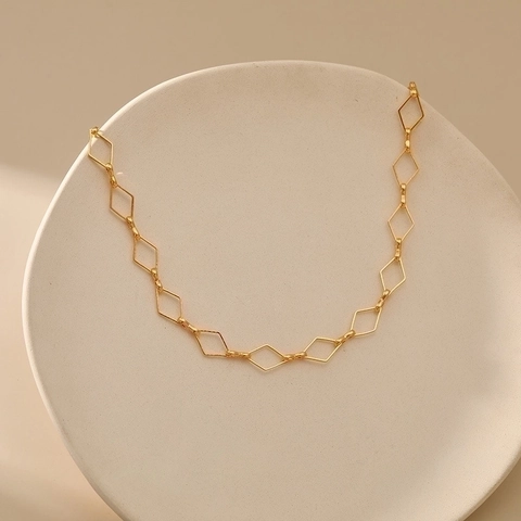Collar Choker De Eslabones De Rombo Geométrico Minimalista Cobre Chapado En Oro De 18K Diseño Hueco Joyería Para Mujer
