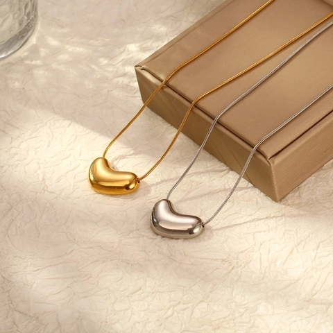 Herz Bohnen Anhänger Halskette 18K Vergoldeter Edelstahl Schlangenknochenkette Polierter Spiegel Minimalistisch