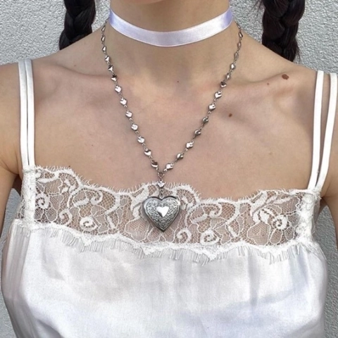 Vintage Herz Medaillon Halskette Edelstahl Geschnitzter Blumenanhänger Herzgliederkette Retro Schmuck Für Damen