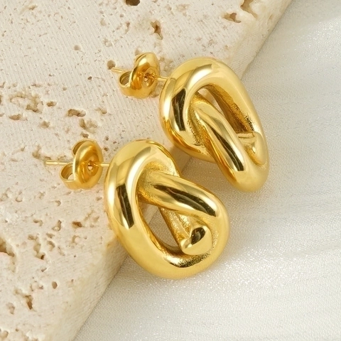 Gedrehte Geometrische Hohle Ohrstecker 18K Vergoldeter Edelstahl Mit Herzdetail Eleganter Modeschmuck Für Damen