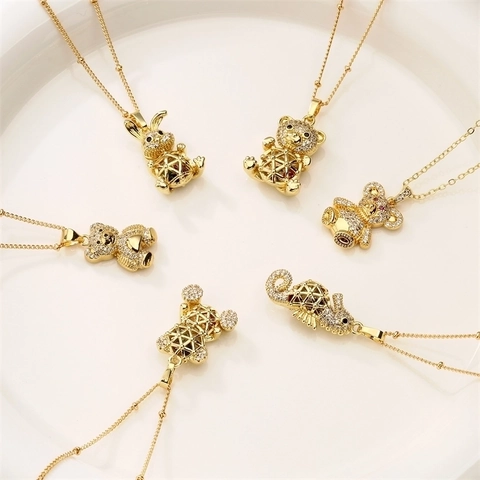 Collana con Ciondolo Animale in Rame Zirconia per Donna Orso Coniglio Ippocampo Cavo Catena Placcata Oro Gioielli Regalo
