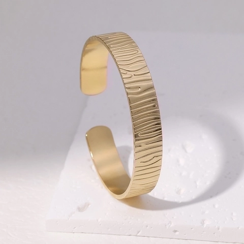 Brazalete Abierto Texturizado Acero Inoxidable Chapado En Oro 18K Patrón Corteza Árbol Minimalista Relieve Para Mujer
