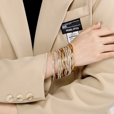 Stainless Steel Wavy Bangle Bracelet With Rhinestone Pave Undulating Curved Design Elegant Stackable Jewelry For Women
