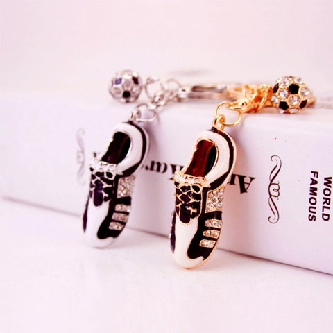 Soccer Shoe Keychain Small Football Pendant Rhinestone Zinc Alloy Sneaker Key Ring For Sports Fans Men Ornament Gift