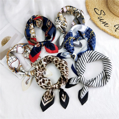 Élégant Carré Foulard Polyester Satin Soyeux Imprimé Cou Tête Sac À Main Accessoire Pour Femmes Mode Style Professionnel