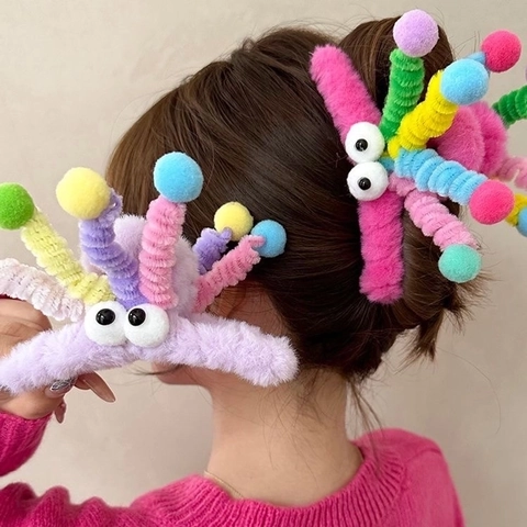 Funny Plush Monster Hair Claw Clip With Big Eyes Colorful Spring Tentacles Faux Fur Pom Poms Quirky Cute Women Headwear