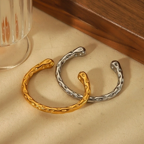 Gehamerde Textuur Bangle Armband Roestvrij Staal Lava Ontwerp Open C-Vorm Minimalistische Sieraden Dames