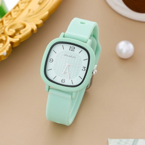 Montre À Quartz Femme Cadran Carré Rétro Bracelet En Silicone Analogique Montre Bracelet Décontractée Style Vintage