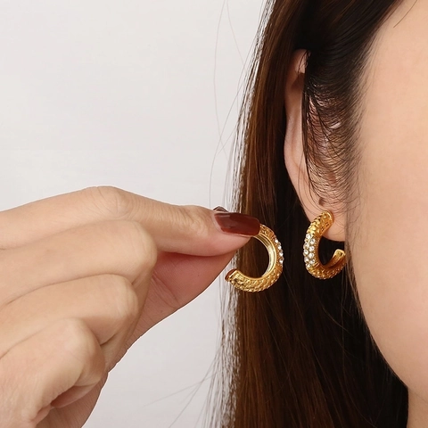 Pendientes De Aro En Forma De C De Acero Inoxidable Bañado En Oro De 18K Joyería Geométrica Con Textura De Strass Para Mujer