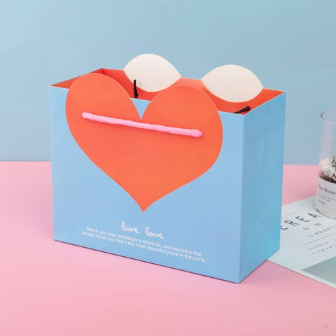 Heart Shaped Handle Gift Paper Bags White Cardboard Handbags For Wedding Valentine Mother Day Love Printed