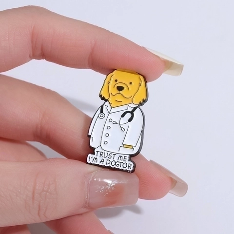 Pins en Émail Animaux Docteurs de Dessin Animé Amusant Alliage de Zinc Badge Médical Dogtor Ducktor pour Sac à Dos Veste Vêtement Bijoux Accessoire Cadeau