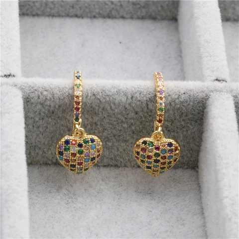 Orecchini A Cerchio Con Lettera A Cuore In Zircone Colorato Ottone Placcato Oro Gioielli Con Gemme Micro Pavé Per Donne