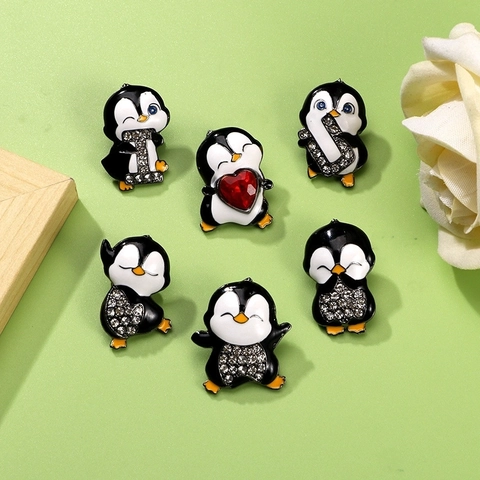 Simpatiche Spille In Smalto Pinguino Cartone Animato Distintivi In Lega Di Zinco Strass Per Vestiti Borse Gioielli