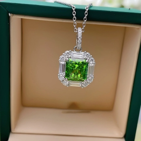 Collana Con Pendente In Zircone Verde Quadrato Rame Geometrico Halo Lusso Stile Palazzo Francese Gioielli Da Donna
