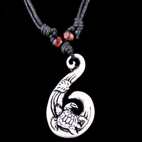 Maori Fish Hook Hei Matau Pendant Necklace Resin Imitation Bone Carved Sea Turtle Tribal Hawaiian Surfer Style Jewelry For Men Women
