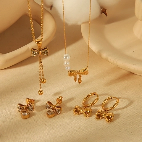 Orecchini A Fiocco Placcati Oro 18K Acciaio Al Titanio Con Perno In Acciaio Inossidabile Stile Francese Elegante Donna