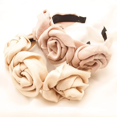 Elegantes 3D Handgefertigtes Rosen Blumen Stirnband Satin Stoff Retro Stil Haarreif Für Damen Hochzeit Party Zubehör