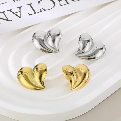 Irreguläre Herz Ohrstecker Für Damen 18K Vergoldeter Titanstahl Poliertes Metall Geknitterte Textur Ins Stil Schmuck